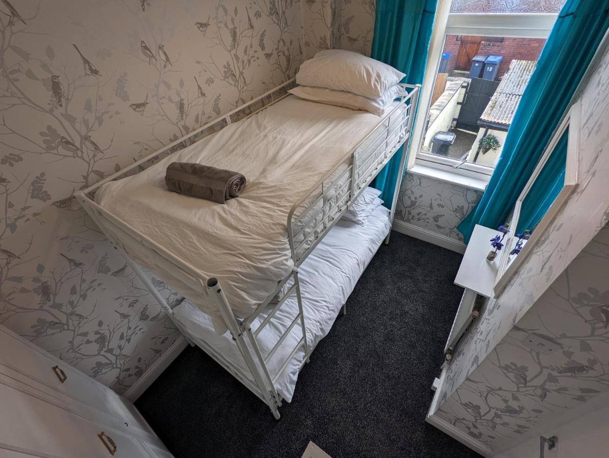Moon Holiday Townhouse Free Parkingprivate Garden Blackpool Exteriér fotografie