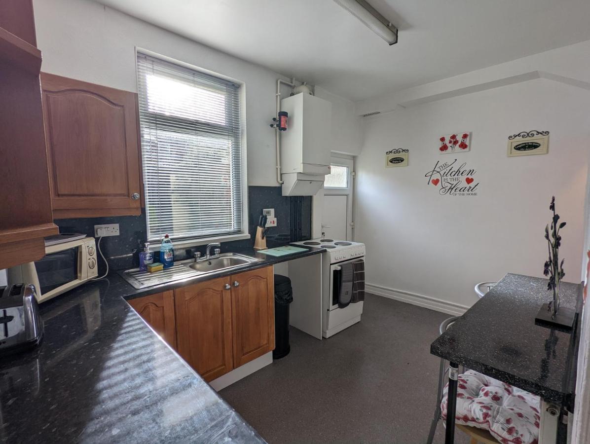 Moon Holiday Townhouse Free Parkingprivate Garden Blackpool Exteriér fotografie