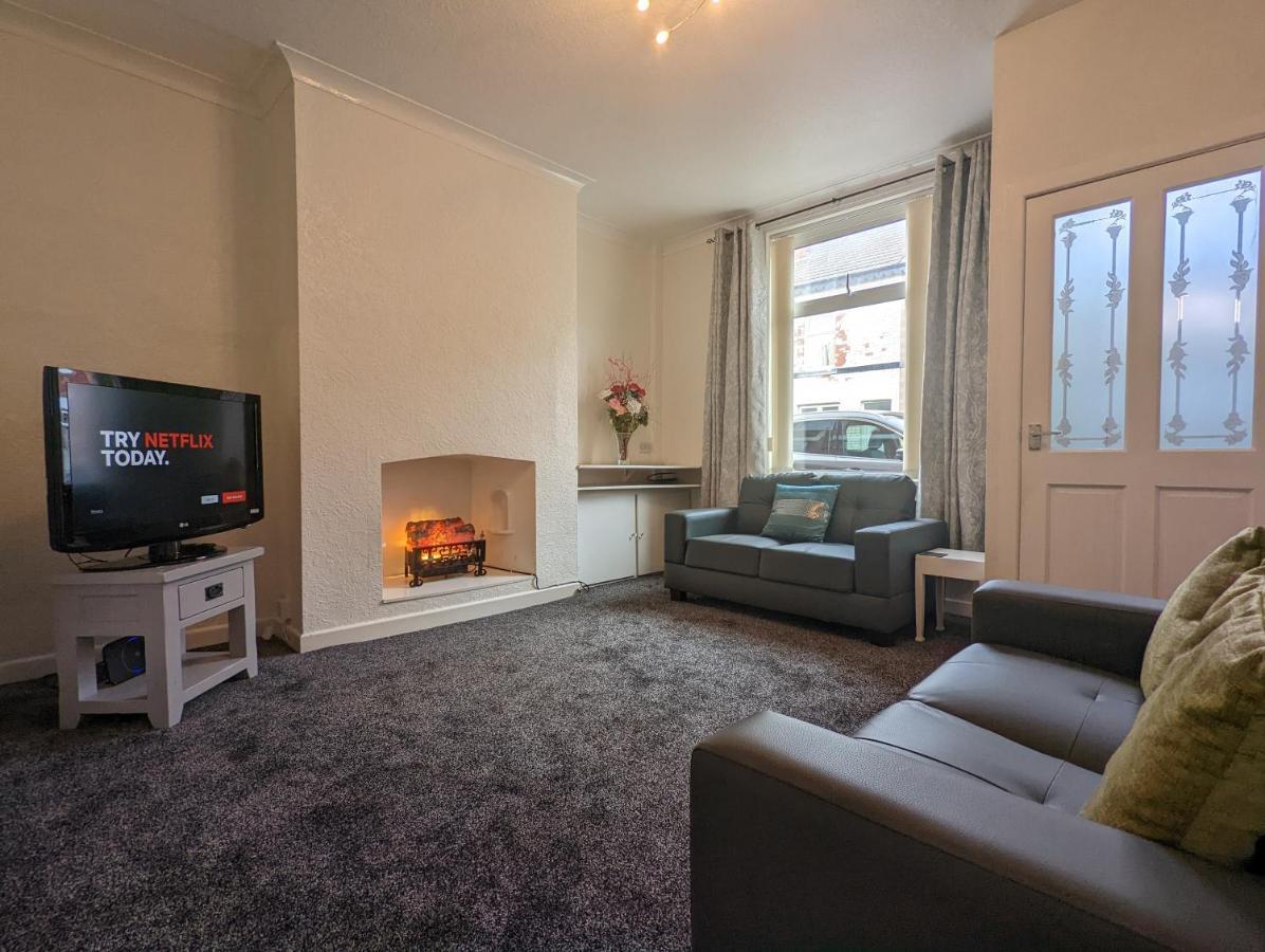 Moon Holiday Townhouse Free Parkingprivate Garden Blackpool Exteriér fotografie